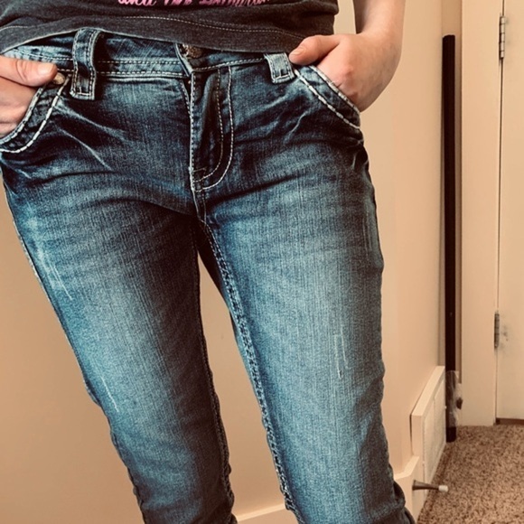 ILLEGAL Jeans Light Blue Wash Studded Women’s Capris Jeans Size 3 - Picture 2 of 12